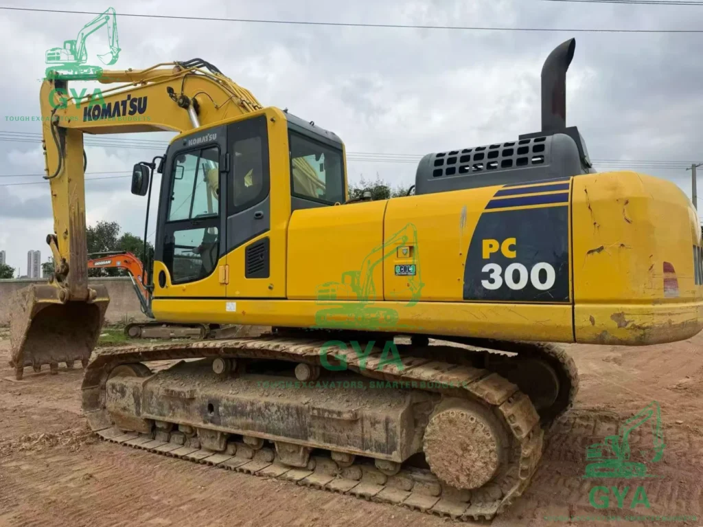 Used Komatsu PC300-8 excavator for export from China